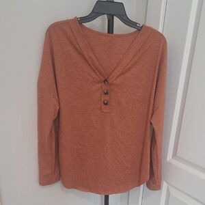 Nwot. Women's Rust Button-Detail Top Large